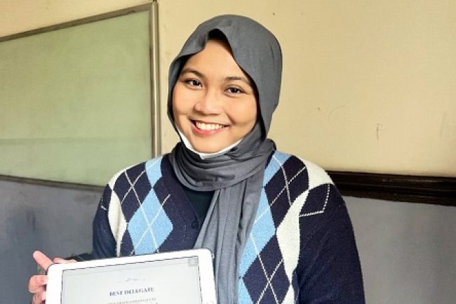 Mahasiswa HI Raih Prestasi Debat Internasional | Berita Malang Hari Ini | Malang Posco Media