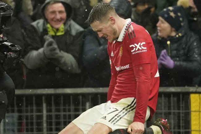 Beda Nasib Wout Weghorst dan Marcel Sabitzer di Skuat MU Musim 2023/2024