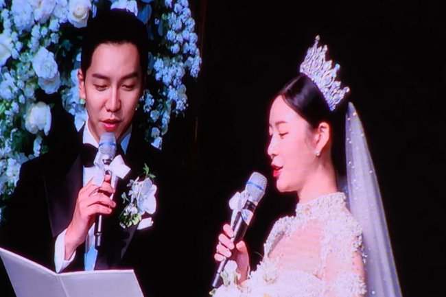 Lee Da In Istri Lee Seung Gi Dituduh Hamil Duluan Sebelum Nikah, Agensi Rilis Pernyataan
