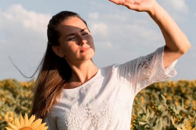 Meski Menyehatkan Tubuh, Matahari Bisa Menimbulkan 6 Dampak Buruk bagi Kulit