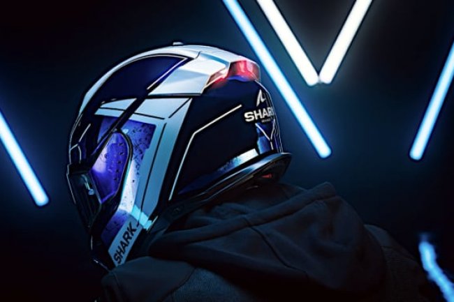 Tiap Pagi Hari Ada Kecelakaan di Titik Ini, dan Helm Keren dengan Lampu Rem Otomatis