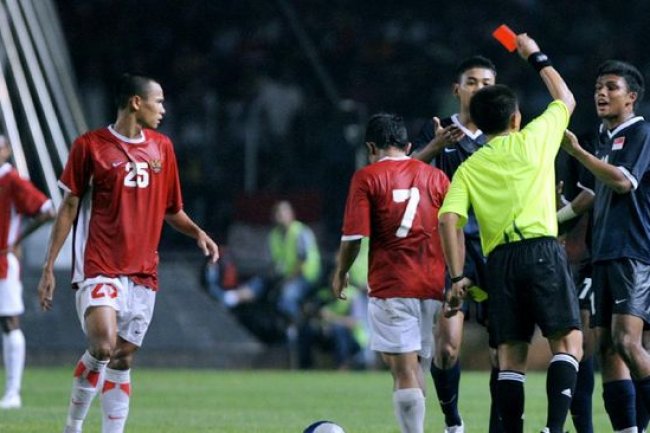 Wasit Indonesia Bobrok, Salah Siapa?
