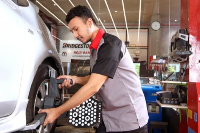 Pemotor Disuruh Putar Balik Gara-gara Klakson, dan Cara Memastikan Ban Mobil Layak Mudik