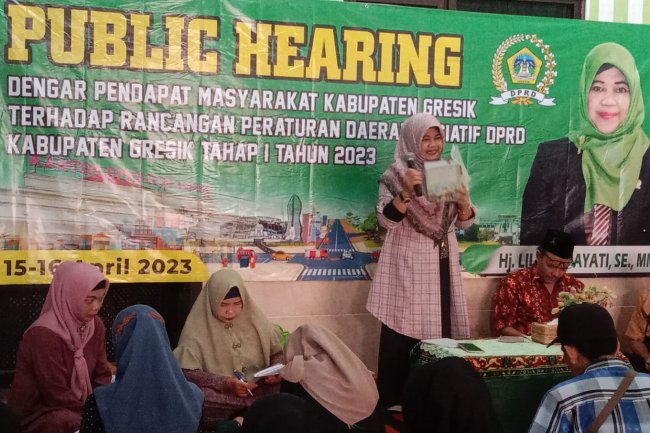 Hj.Lilik Terima Uneg – Uneg Dan Jelaskan Perda Ke Warga