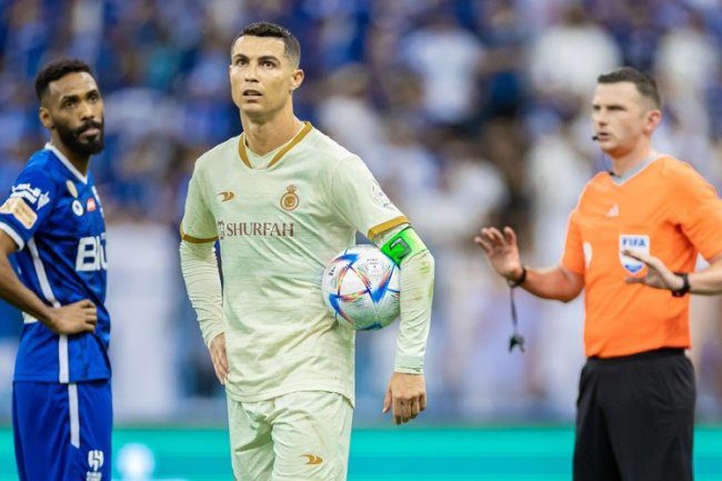 Frustrasi! Cristiano Ronaldo Cekik dan Banting Lawan Saat Al Nassr Dikalahkan Al Hilal
