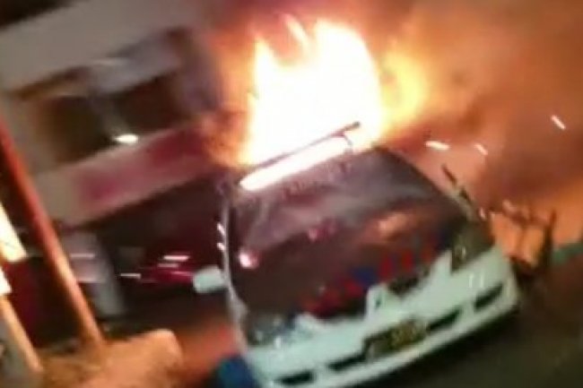 Sekelompok Orang Rusak Pos Pam Idulfitri di Kupang dan Bakar Mobil Patroli