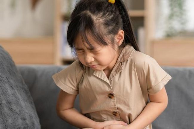 Sakit Perut pada Anak Disertai Keringat Dingin, Berbahayakah?