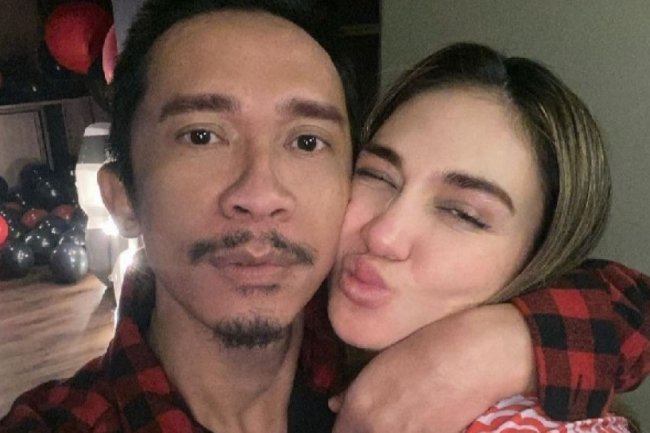 Usai Disenggol Kapan Kawin, Aming Unggah Foto Pacar Baru: Bosen Jomblo Mulu