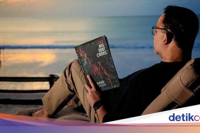 Anies Dinilai Sentil Jokowi soal Utang lewat Buku Big Debt Crises