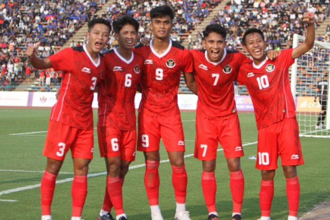 Timnas Indonesia U-22 Bantai Filipina, Indra Sjafri Bicara Soal Penalti Gagal Rizky Ridho Hingga Babak Pertama Yang 'Lamban'
