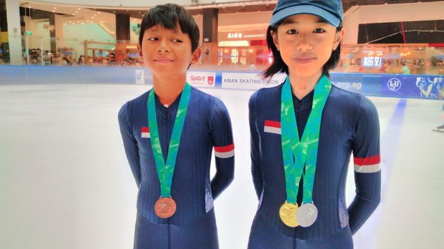 Dua Pelajar Yogyakarta Juara Ice Skating Internasional di Singapura
