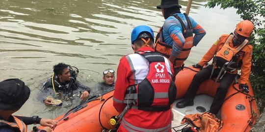 Diduga karena Masalah Penglihatan, Pria Lansia Tenggelam di Kalimalang Bekasi