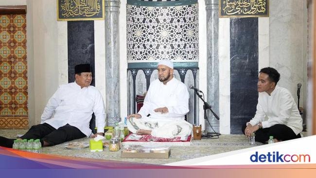 Saat Prabowo Diajak Gibran Keliling Solo dan Bertemu Habib Syech