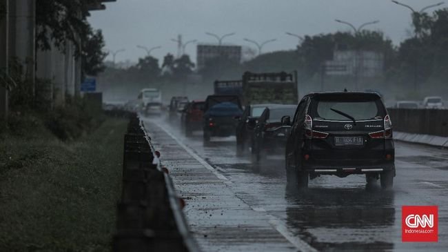 Viral Avanza Korban Aquaplaning di Tol Cipularang