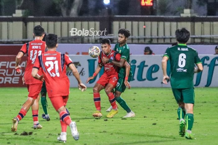 Bursa Transfer Liga 1 - Cuci Gudang! Persebaya Lepas 9 Pemain, Leo Lelis, Alta Ballah, hingga Kiper Timnas Indonesia