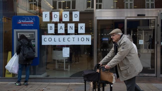Bank Sentral Inggris: Warga Kami Sekarang Lebih Miskin