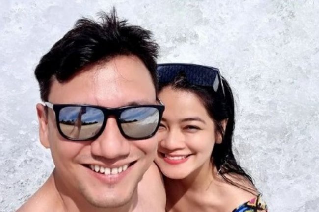 Christian Sugiono Tidak Pernah Bosen Bareng Titi Kamal 20 Tahun, Netizen Seret Nama Virgoun: Ngaca, Banyak Dakinya Lagu-laguan Bosen!