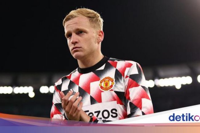 Apa Kabar Donny van de Beek? Sudah Mulai Pulih, nih!