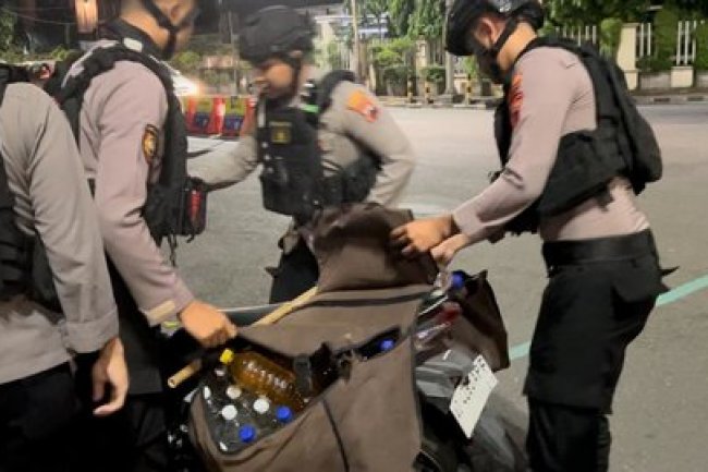 Sparta Amankan Tukang Roti Ambruk dari Motor, Ternyata Gara-Gara Ini