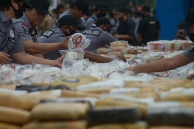 Polisi Musnahkan 45 Kilogram Sabu dan 24 Ribu Pil Ekstasi