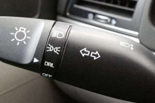 4 Fitur Sederhana di Mobil yang Sangat Bermanfaat bagi Pengemudi