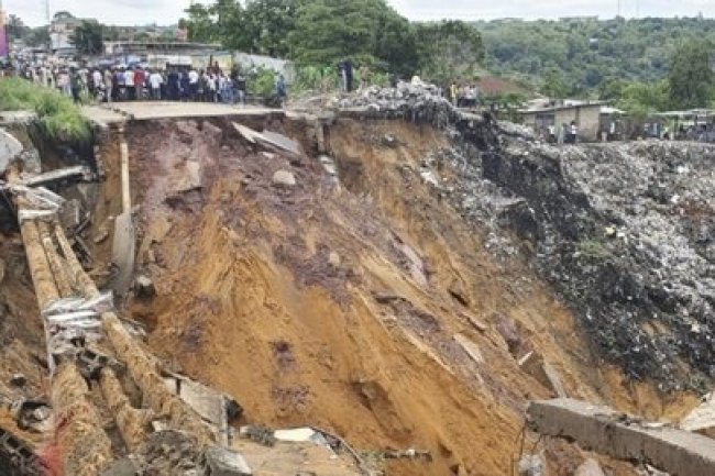 Masjid dan Madrasah di Garut Rusak Diterjang Longsor