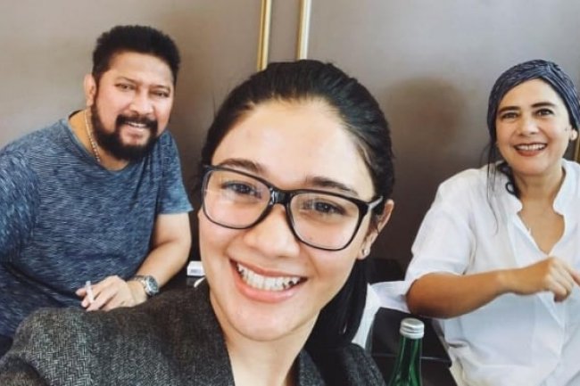 7 Pasangan Artis Nikah Beda Agama Tapi Berujung Cerai, Terbaru Yeyen Lidya