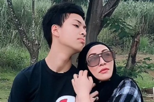 Angelina Sondakh Ngaku 'Dijebak' Masuk Islam oleh Mendiang Adjie Massaid