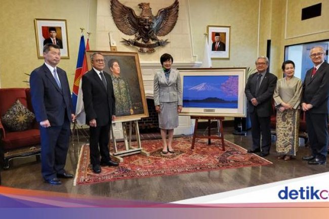 Istri Shinzo Abe Dihadiahi Lukisan Gunung Fuji Karya SBY