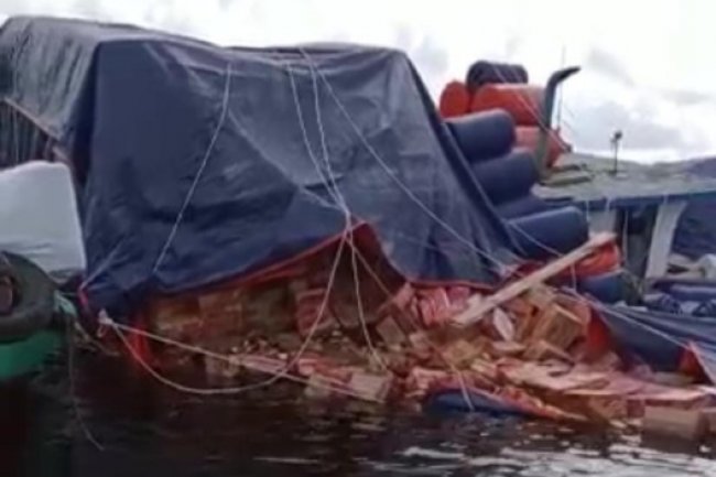 Kapal Bermuatan Sembako dari Pontianak Tenggelam, Semua ABK Selamat