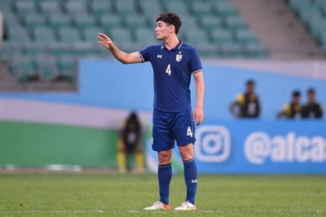 Bek Timnas Thailand Buang Medali dan Boneka SEA Games, Ini Profil Jonathan Khemdee