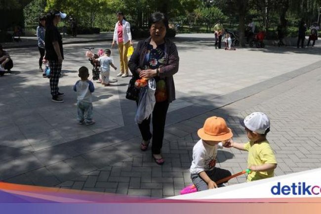 Angka Kelahiran China Makin Anjlok, Pakar Usul Pemerintah Beri 'Gaji Orang Tua'
