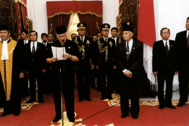 Mengenang Sejarah Peristiwa Reformasi 21 Mei 1998