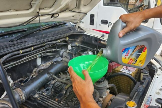 Dukung Layanan Kesehatan, Eni Lubricant Ganti Oli Mobil Operasional PMI