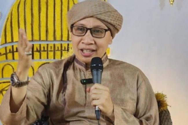 Wanita Lepas Cadar di Depan Media, Ini kata Buya Yahya