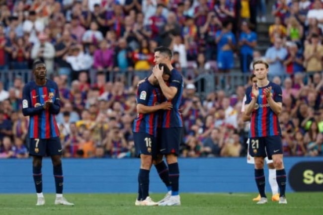 Lakoni Pertandingan Menguras Emosi, Barcelona Pamit dari Camp Nou