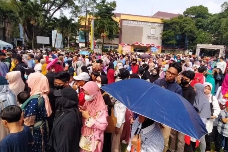 Peristiwa Dibalik Makan Gratis Depok : Keluh Kesah di Medsos Soal Pelecehan Seksual hingga Pencurian Ponsel