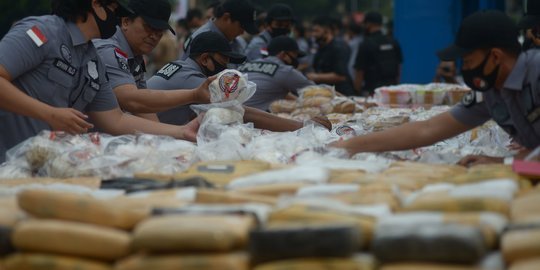 Polisi Musnahkan 45 Kilogram Sabu dan 24 Ribu Pil Ekstasi