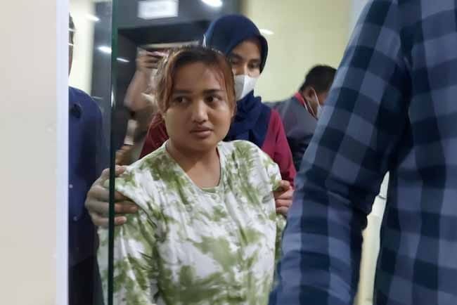 Tersangka Lina Mukherjee Kasus Penistaan Agama Wajib Lapor ke Polda Sumsel Hanya Cukup Video Call?