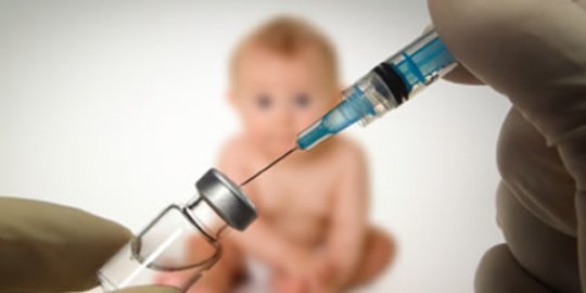 Orangtua Tak Perlu Cemas Efek Samping Sementara dari Imunisasi Anak