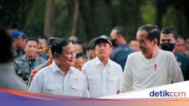 3 Momen Kompak Jokowi dan Prabowo Diwarnai Tawa dan Hormat