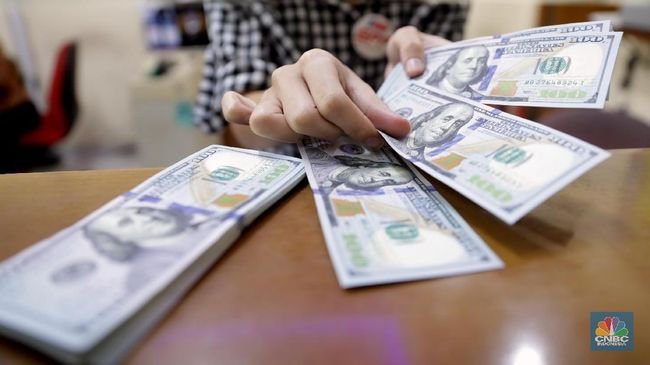 Mau 'Buang King Dolar'? Ingat Greenback Tak Selemah Itu!