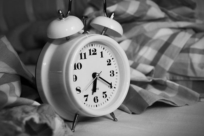 Bangun Pagi Terlalu Siang? Ini 10 Dampak Buruknya pada Kesehatan dan Produktivitas