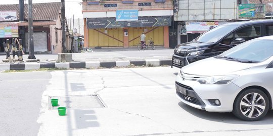 Diduga Gangguan Jiwa, WNA Sierra Leone Adang Mobil di Tangerang