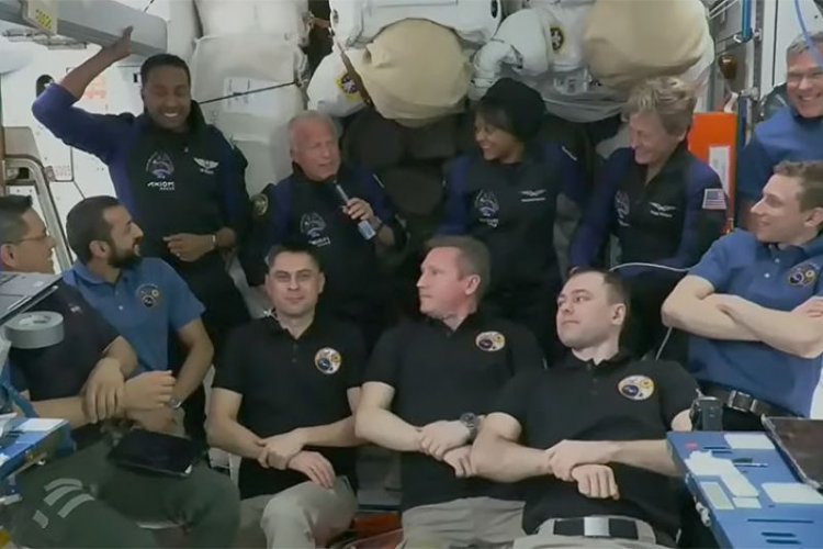 Misi astronaut swasta Axiom berhasil menambat ke Stasiun Luar Angkasa Internasional