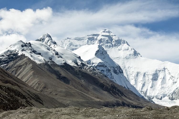 29 Mei Memperingati Hari Everest Internasional, Dibuat untuk Menghormati Edmund Hillary dan Pendaki Lainnya