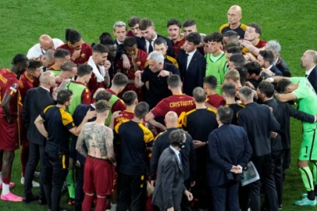 AS Roma Takluk dari Sevilla, Mourinho: Wasit Seperti Orang Spanyol