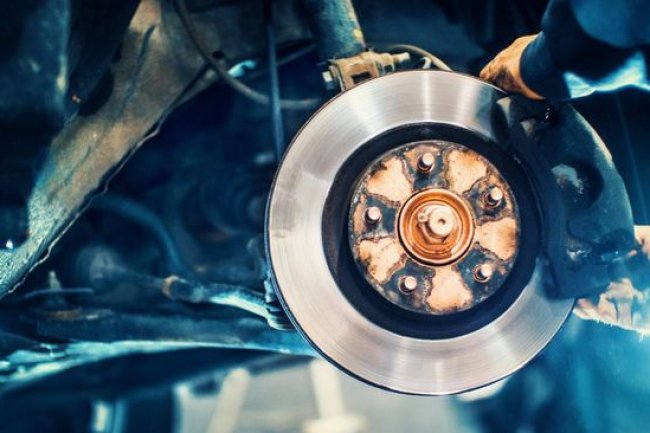 Cara Cek Kampas Rem Mobil