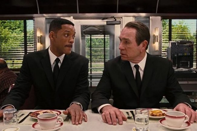 Sinopsis Film MEN IN BLACK Tayang 04 Juni 2023 di RCTI: Tim Intel Lacak Aktivitas Makhluk Luar Angkasa