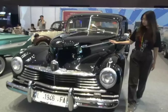 Serunya Berlibur Sambil Belajar Otomotif di Pameran Mobil Antik Surabaya